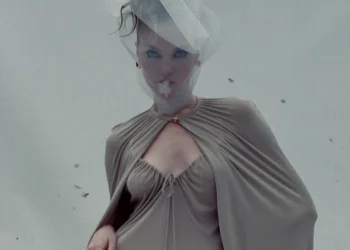 Queen of the Swarm: Gianna Coyne for DSCENE 021