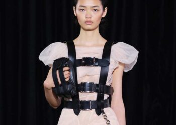 Simone Rocha FW25 Revisits School Days with a Rebellious Edge