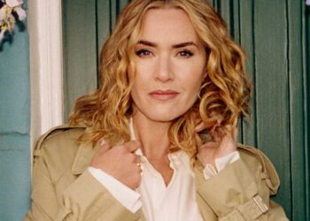 Burberry’s New Campaign Captures Rom-Com Magic