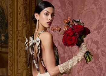 Shakespeare Is In Love: Alice + Olivia by Stacey Bendet Fall 2025 Collection