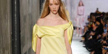 N.21’s Bow-Focused FW25 Showcase