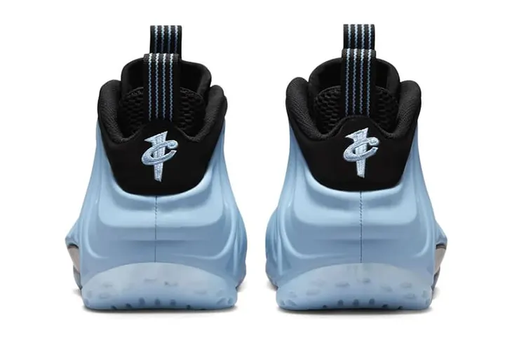 Nike Updates the Air Foamposite One with a “Psychic Blue”