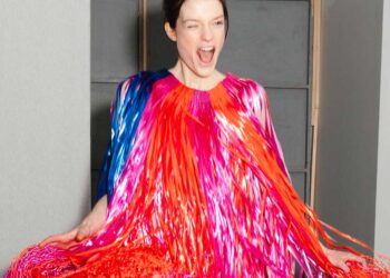 Backstage Moments at ZOMER FW25 Show