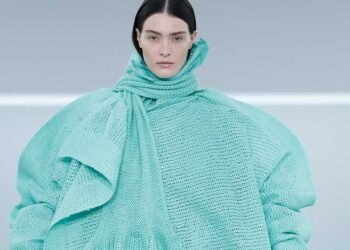Issey Miyake FW25 Is a Visionary Blur