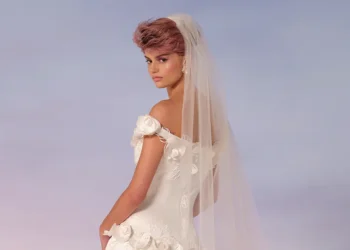 Viktor&Rolf Redefine Royal Romance in SS26 Mariage Collection