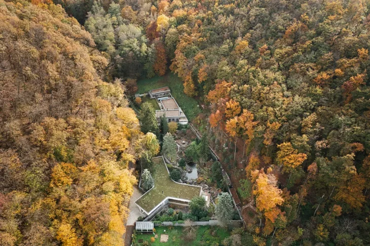 Banánka House Connects Living to the Outdoors