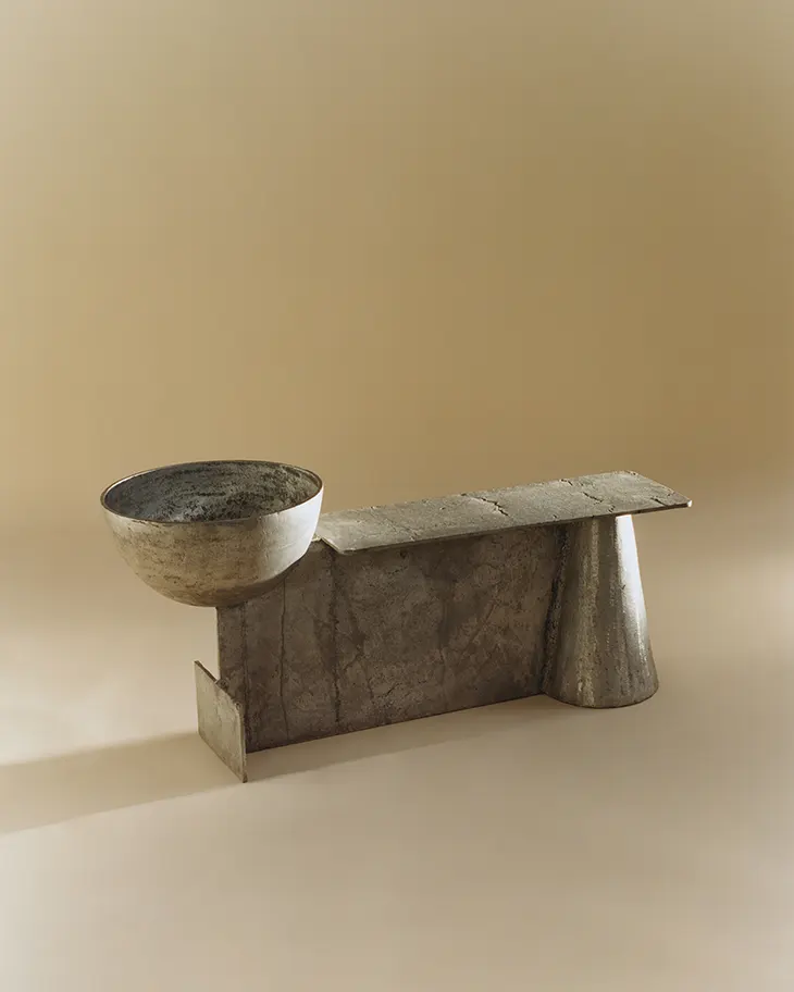Kunimasa Aoki Wins 2025 LOEWE Craft Prize with Terracotta Sculpture