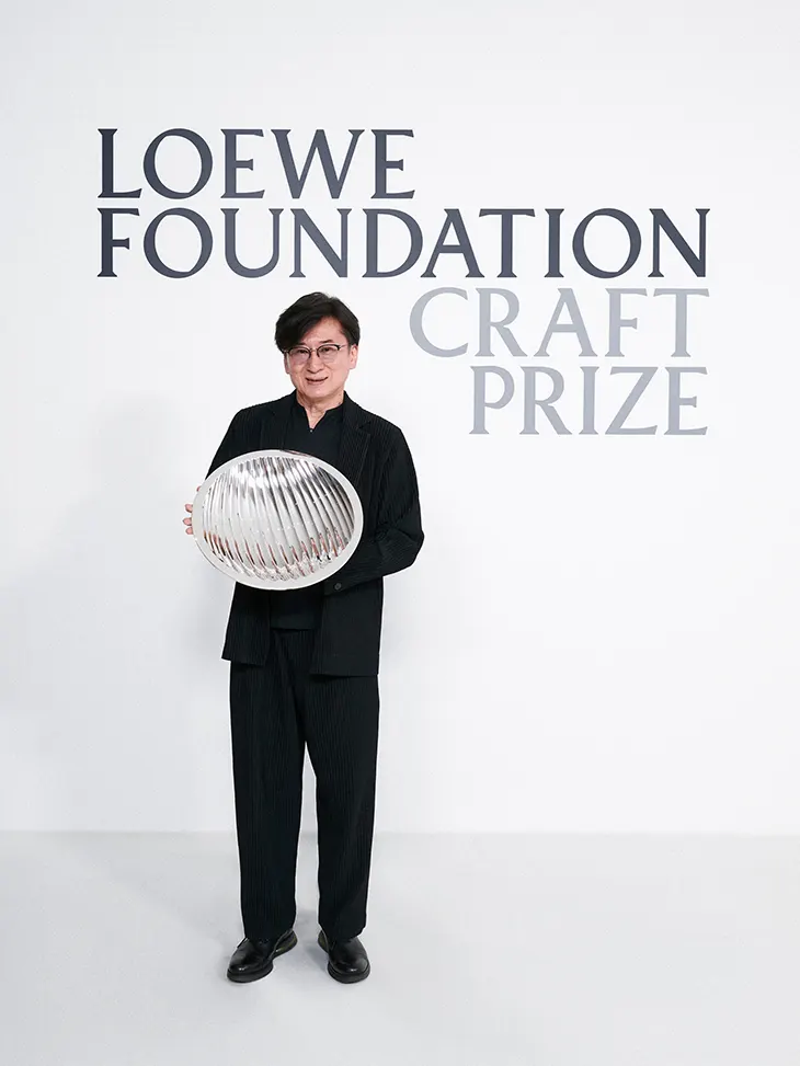 Kunimasa Aoki Wins 2025 LOEWE Craft Prize with Terracotta Sculpture