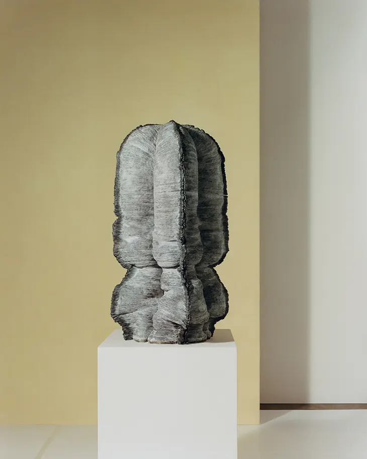Kunimasa Aoki Wins 2025 LOEWE Craft Prize with Terracotta Sculpture