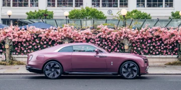 Rolls-Royce Unveils Velvet Orchid-Inspired Spectre