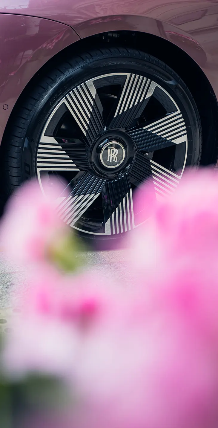 Rolls-Royce Unveils Velvet Orchid-Inspired Spectre