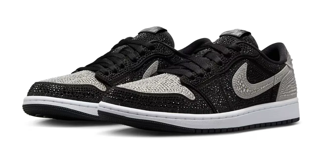 ★Nike x SWAROVSKI★コラボ★W AIR JORDAN 1 LOW OG★追跡可 Air Jordan 1 Low OG Gets Swarovski Crystal Treatment