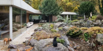 Banánka House Connects Living to the Outdoors