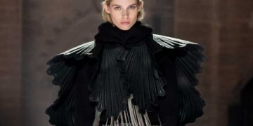 Louis Vuitton Presents Cruise 2026 in Avignon