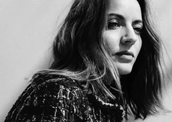 Acts of Becoming: Antonia Desplat for DSCENE Magazine