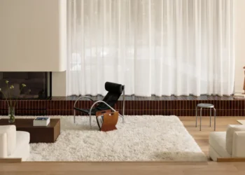 Montpellier House Slips into the Forest