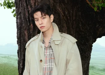 Seungmin Joins Burberry as New Global Ambassador