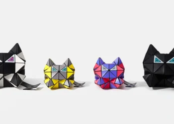 ISSEY MIYAKE MEOW