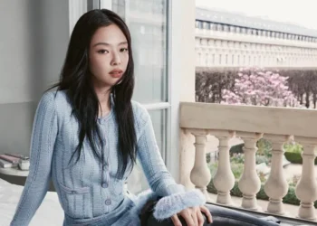 BLACKPINK’s Jennie Stars in Chanel FW25.26 Pre-Collection Campaign