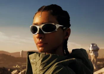 Oakley Introduces the Plantaris Ti with a Futuristic Design