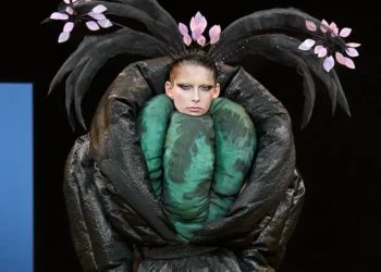 Viktor & Rolf’s ‘Angry Birds’ Soar and Sink in Haute Couture FW25