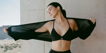 Kendall Jenner Covers the February 2019 Issue of Vogue Italia