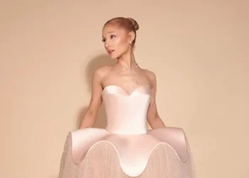 Ariana Grande Teases 2026 Stage Return After Seven Years