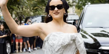 女性情報誌 Vogue Italia Feb 2019 Kendall Jenner Vogue Italia Magazine (February,2019) Kendall Jenner cover