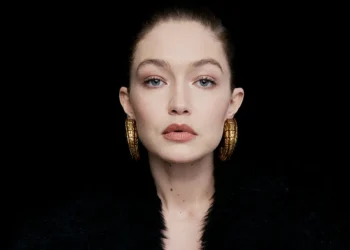 Lone Star by Schiaparelli Shows Parisian Craft and American Edge