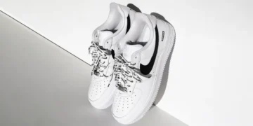 Supreme Drops New Nike Air Force 1 Low in Two Colorways