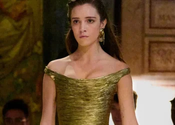 Dario Vitale Debuts at Versace with Spring Summer 2026