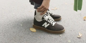 AURALEE New Balance T500