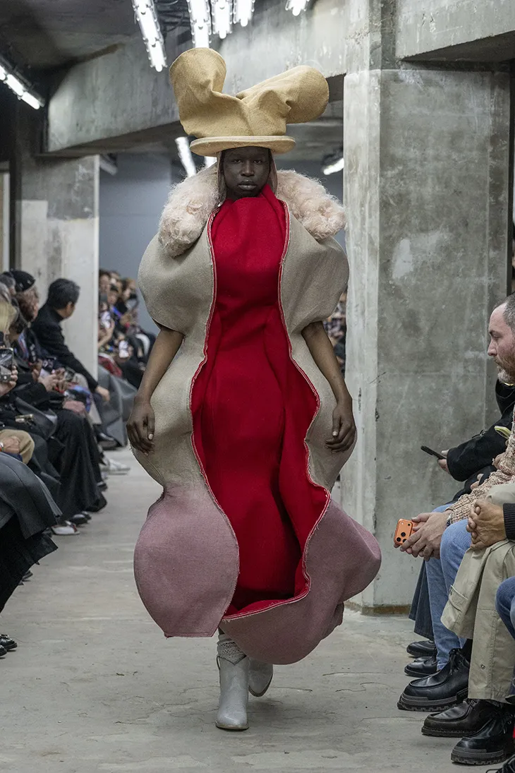 COMME des GARÇONS