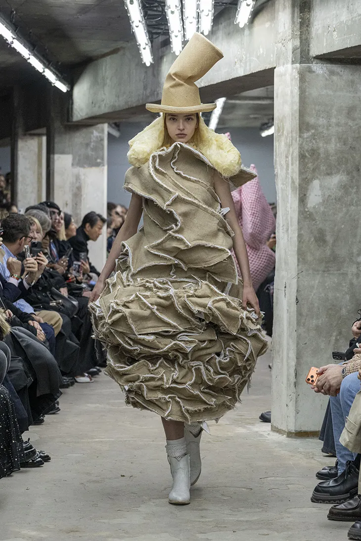 COMME des GARÇONS