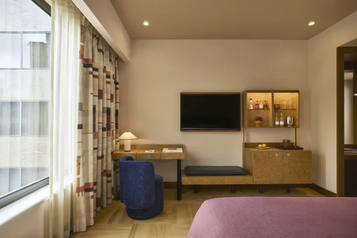 Sir Devonshire Square