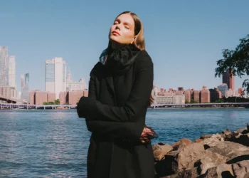 DSCENE STYLE STORIES: Surface Tension by Taylor Hoellwarth