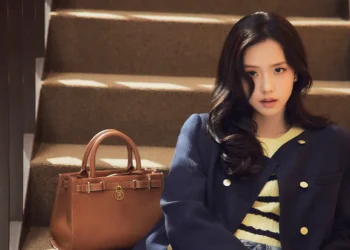 Tommy Hilfiger Reunites with Jisoo for ‘A Hilfiger Holiday’