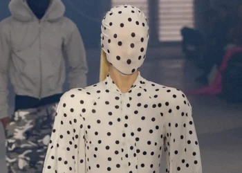 Vetements SS26 Turns Paris Chaos into Performance