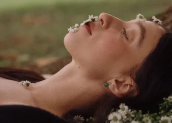 DSCENE STYLE STORIES: Don’t We All by Mary Fix