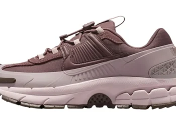 Nike Zoom Vomero 5 Roam Arrives in “Particle Rose”