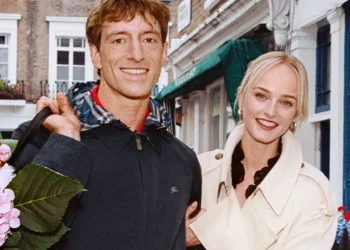 Burberry Frames Modern Romance in London for Valentine’s Day