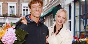 Burberry Frames Modern Romance in London for Valentine’s Day
