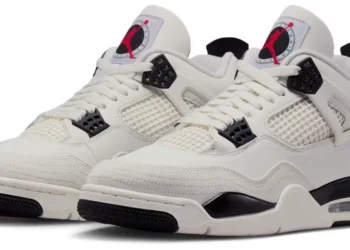 Air Jordan 4 Flight Club
