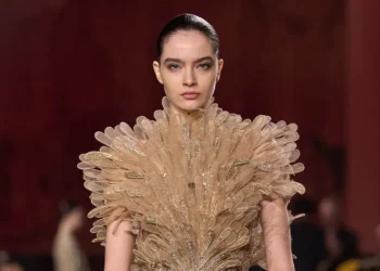 Elie Saab Haute Couture SS26 Revives the Jet-Set Era