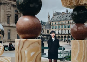 Pilar Zeta Installs “Mirror Gate II” at Place du Louvre
