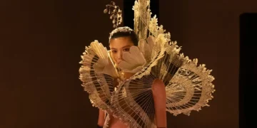 The Agony and the Ecstasy: Schiaparelli Haute Couture SS26