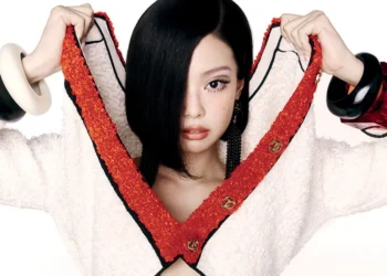 JENNIE Fronts V Magazine Spring 2026