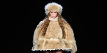 AKNVAS Fall Winter 2026 Moves Through Ice and Emotion