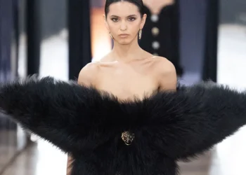 Blumarine FW26 Channels the Power and Duality of the Diva