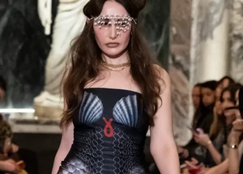 DI PETSA AW26 Medusa’s Lover Turns Myth into Modern Seduction